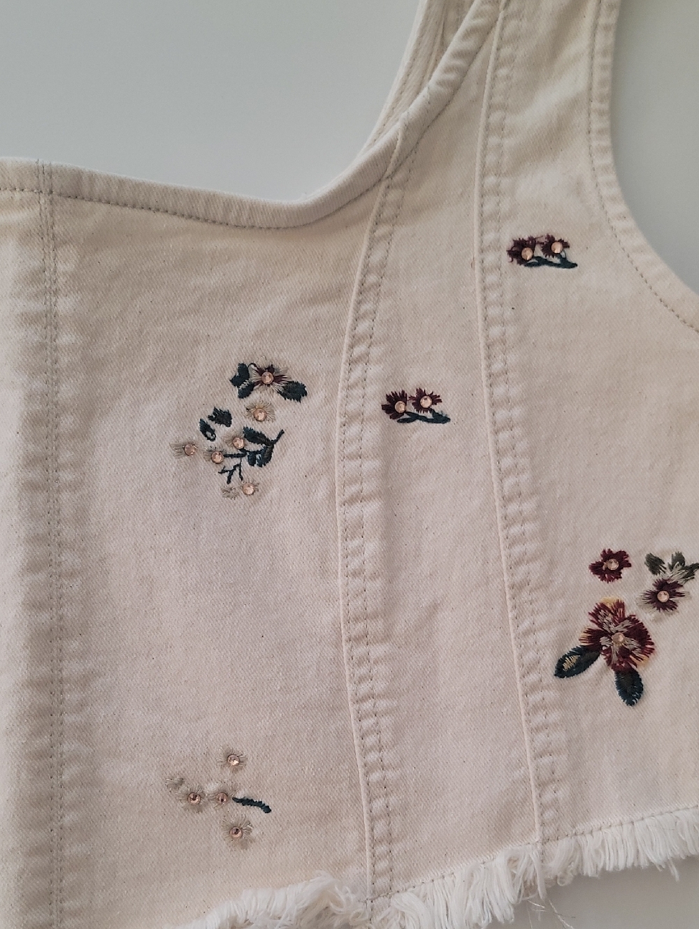 Banjara Floral Embroidered Cream Denim Corset Crop Top + High Rise Shorts - Picture 5 of 6